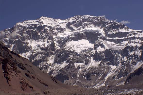 Argentinian mountain Aconcagua, Mendoza, Argentina, February 10, 2009. The Aconcagua, highest in the Americas, would measure 2.4 meters more than the 6964.4 meters set in 1989, according to new research conducted with technology systems advanced, published by Clarin newspaper on the date, June 14, 2012. Photo: STR/dpa/aa