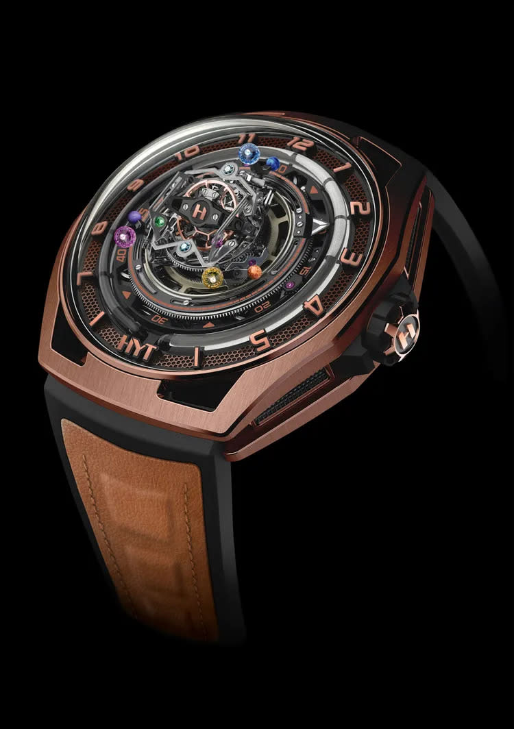 HYT Conical Tourbillon Infinity Sapphires腕錶，結合錐形陀飛輪複雜功能與HYT獨有的流體機械技術，搭載701TC手動上鍊機械機芯，1560萬元。品牌提供