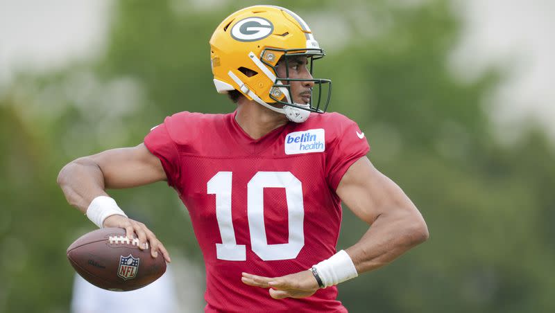 Green Bay Packers quarterback Jordan Love (10) throws a pass during a joint practice with the Cincinnati Bengals at the NFL football team’s training facility in Cincinnati, Wednesday, Aug. 9, 2023. 