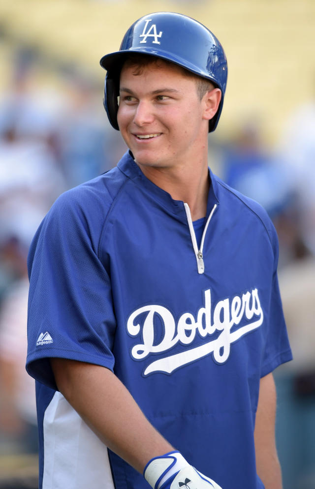 SEE IT: Dodgers rookie Joc Pederson makes coffee run for team while in full  uniform – New York Daily News