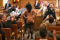 <b>5 décembre</b><br> Des citoyens de San Francisco manifestent à leur façon contre l’interdiction de la nudité dans les endroits publics de la ville. <br> (Justin Sullivan/Getty Images)
