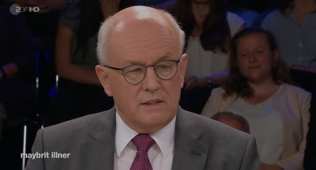 Volker Kauder (CDU) zieht Schuldentilgung als Rückzahlung an den Steuerzahler in Betracht.