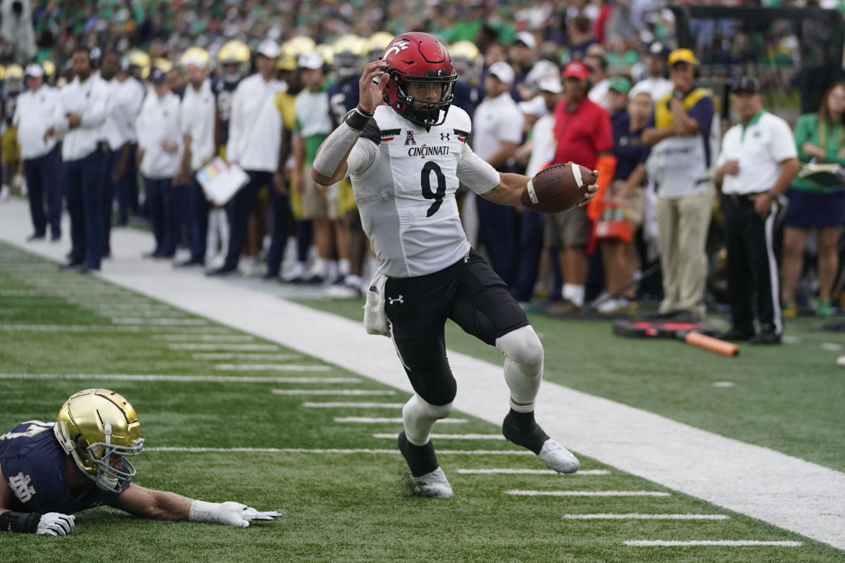 College football rankings: Cincinnati climbs, Oregon, Florida fall