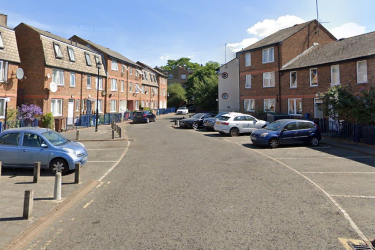 A gun was fired in Grand Union Crescent, London Fields, Hackney (Google Maps)