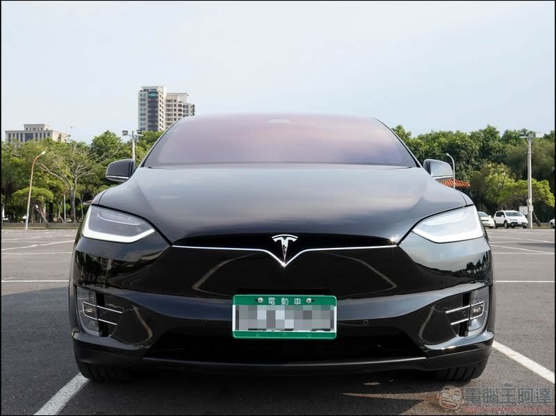 特斯拉車系最高級SUV TESLA Model X 開箱