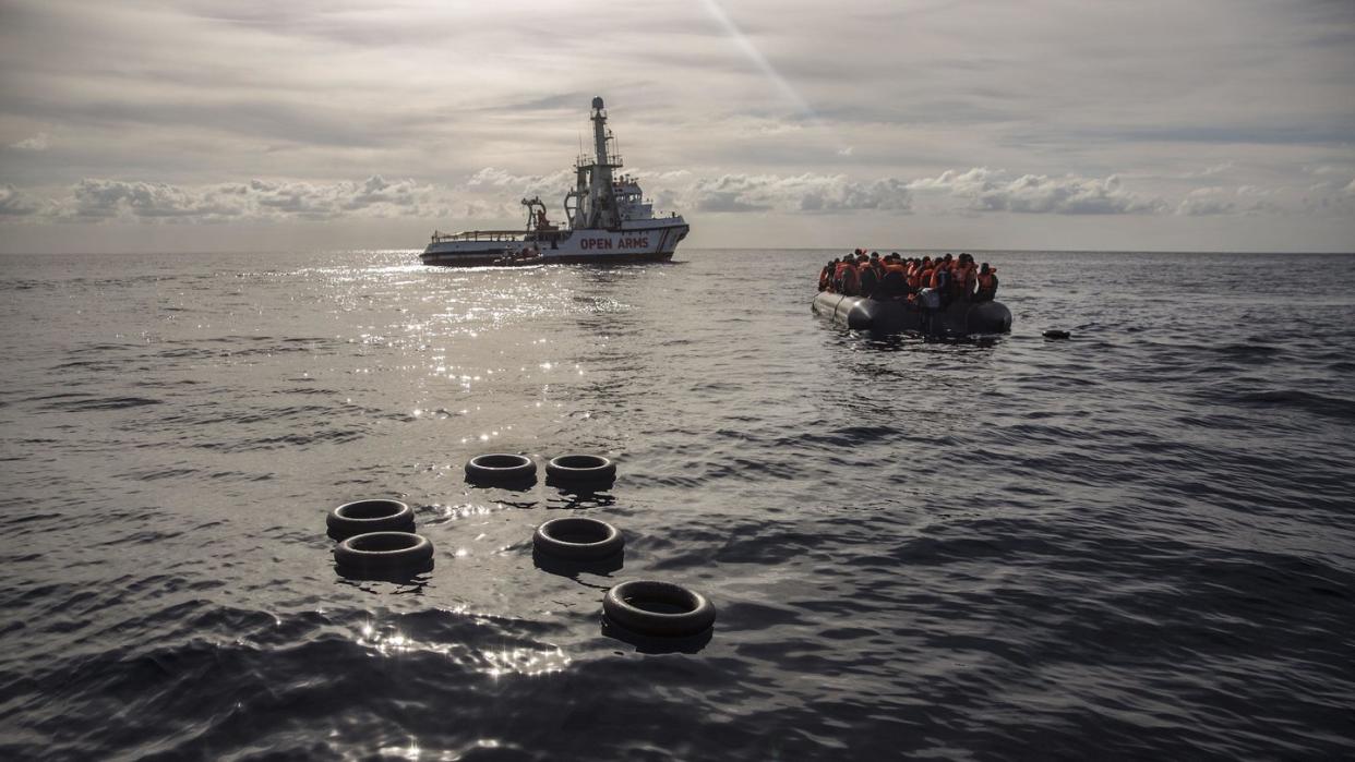 Die Flucht über das Mittelmeer ist gefährlicher geworden. Foto: Olmo Calvo/AP