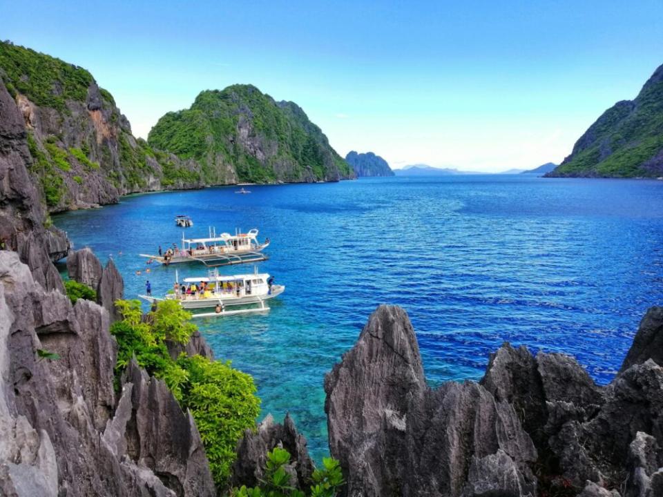 hol - el nido