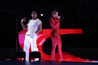 <p>LAS VEGAS, NEVADA - FEBRUARY 11: (L-R) Usher and Alicia Keys perform onstage during the Apple Music Super Bowl LVIII Halftime Show at Allegiant Stadium on February 11, 2024 in Las Vegas, Nevada. (Photo by Steph Chambers/Getty Images)</p> 