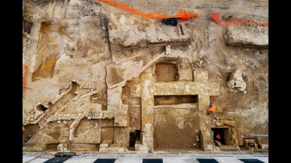 Behind the castle, archaeologists uncovered a medieval castle including a square tower.