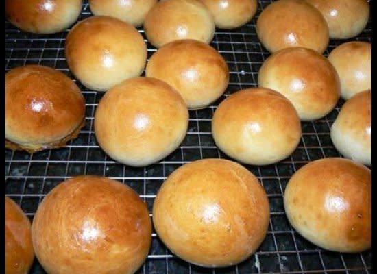 This recipe turns out perfectly plump and round dinner rolls. An egg wash makes them shine. Serve the rolls along with dinner, or use them as hamburger or sandwich rolls.    <strong>Get the <a href="http://www.huffingtonpost.com/2011/10/27/dinner-rolls_n_1060839.html" target="_hplink">Dinner Rolls</a> recipe</strong>