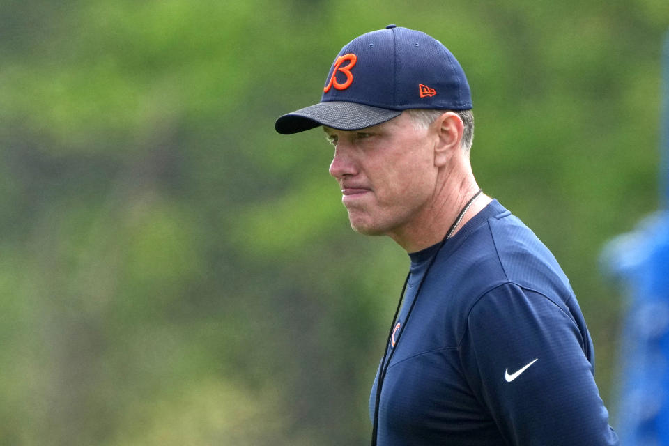 LAKE FOREST, IL - MAY 24: Chicago Bears head coach Matt Eberflus looks on during the the Chicago Bears OTA Offseason Workouts on May 24, 2022 at Halas Hall in Lake Forest, IL. (Photo by Robin Alam/Icon Sportswire via Getty Images)