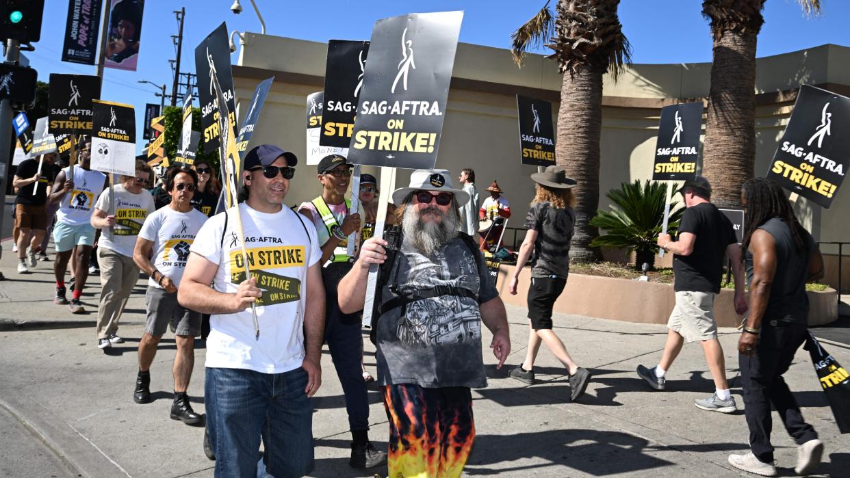  Juan Rodriguez and Jack Black on a SAG-AFTRA picket line. 