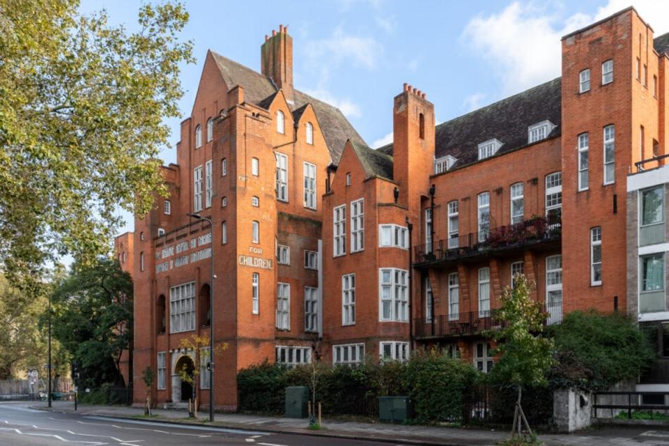 Clapham Road, SW9 (The Modern House)