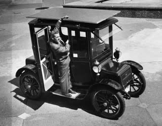 1912 Baker electric car converted to solar power (Photo by Hulton Archive/Getty Images)