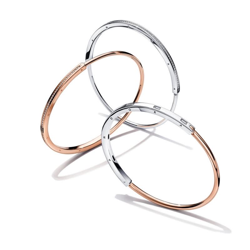 Pandora SignatureI-D雙色密鑲寶石手環，活動價5,980元。（圖／品牌業者提供）