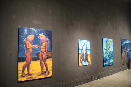 臺東美術館即日起展出「海島．海民–魚刺客海島系列–臺東故事」展覽，帶領民眾踏尋跨國界的海島海民故事。