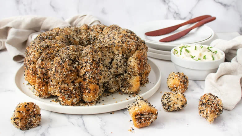 Monkey bread with seeds and sour cream