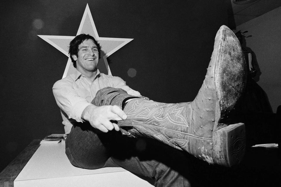 Former Dallas Cowboys running back Walt Garrison is pictured in this 1972 file photo. Garrison, who played college football at Oklahoma State, died Wednesday at age 79.