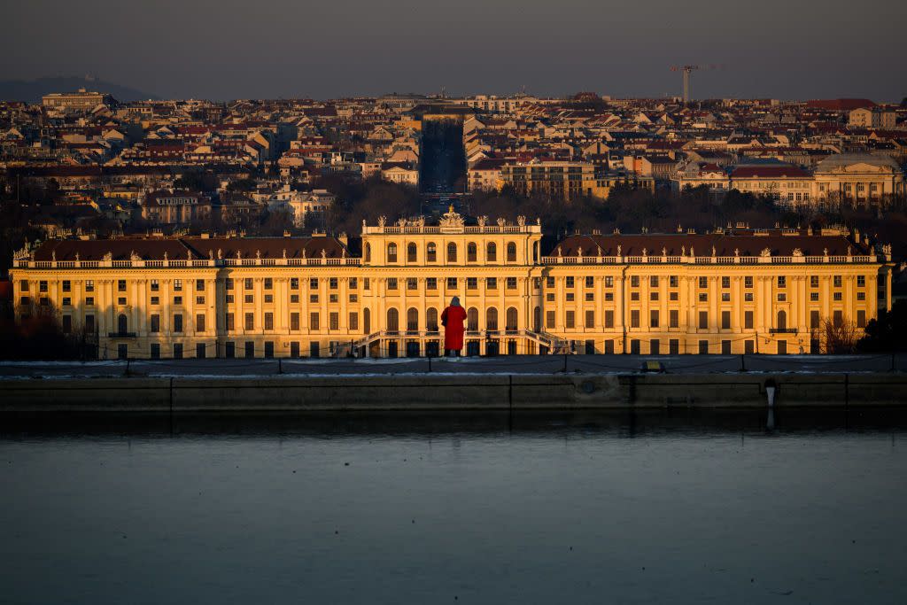 austria weather winter schoenbrunn