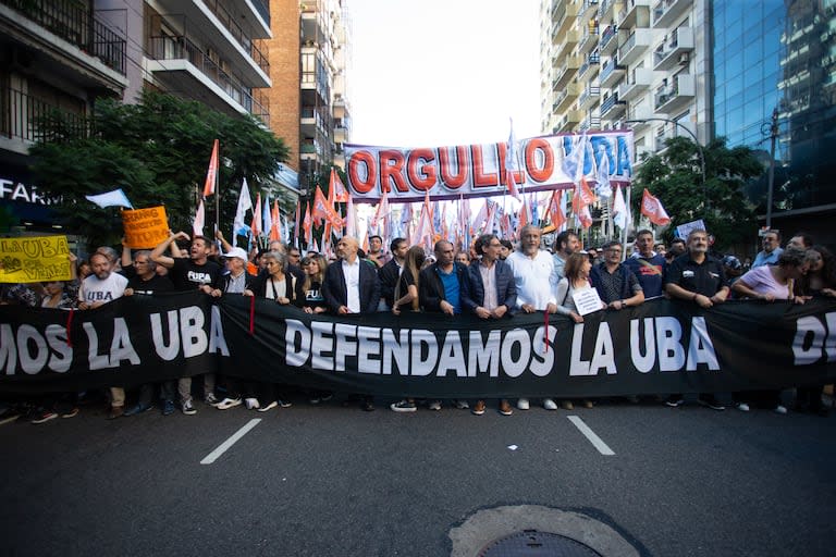 La columna de la UBA, encabezada por Gelpi y Yacobitti