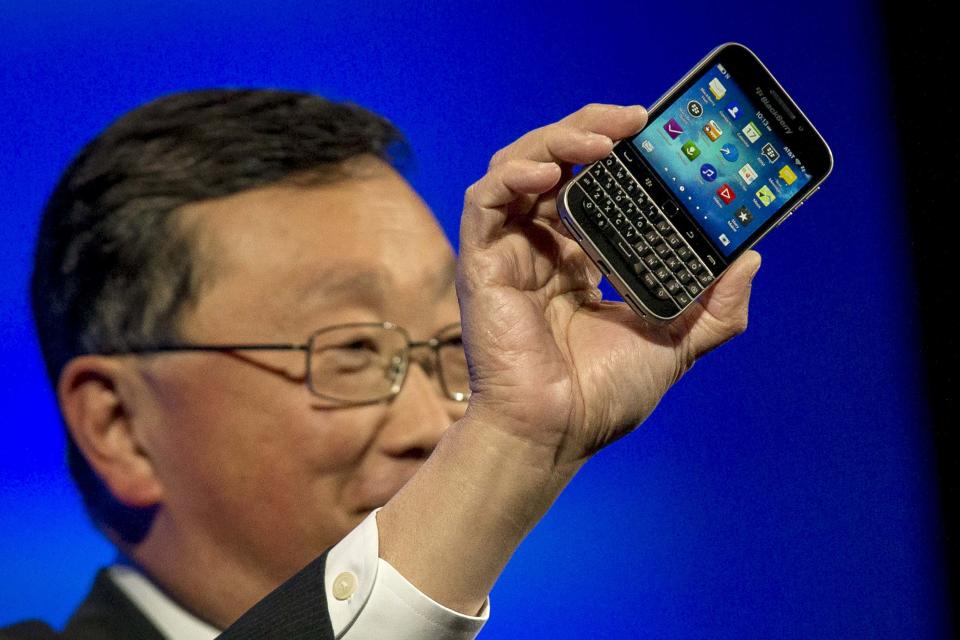 BlackBerry Chief Executive Officer John Chen introduces the new Blackberry Classic smartphone during the launch event in New York, December 17, 2014. BlackBerry Ltd launched its long-awaited Classic device on Wednesday, a smartphone it hopes will help it win back market share and woo those still using older versions of its physical keyboard devices. REUTERS/Brendan McDermid (UNITED STATES - Tags: BUSINESS TELECOMS)