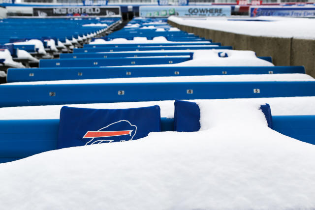 Buffalo slammed by snow ahead of Bills-Dolphins game