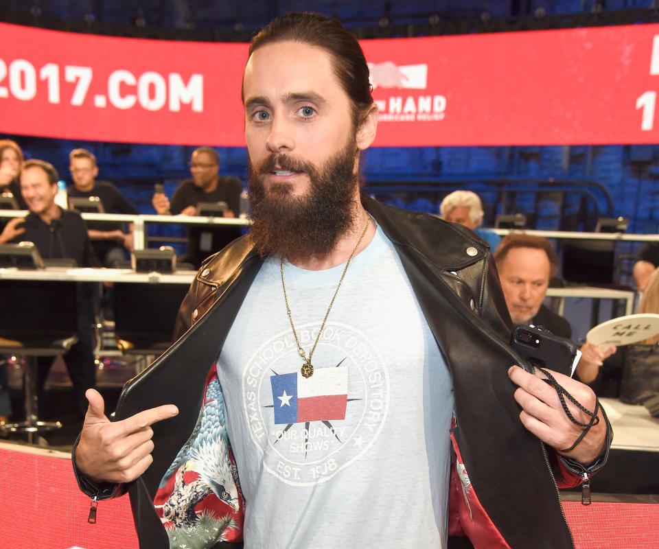 So kennen ihn seine Fans: Schauspieler Jared Leto gewohnt lässig. (Bild: Kevin Mazur/Hand in Hand/Getty Images)