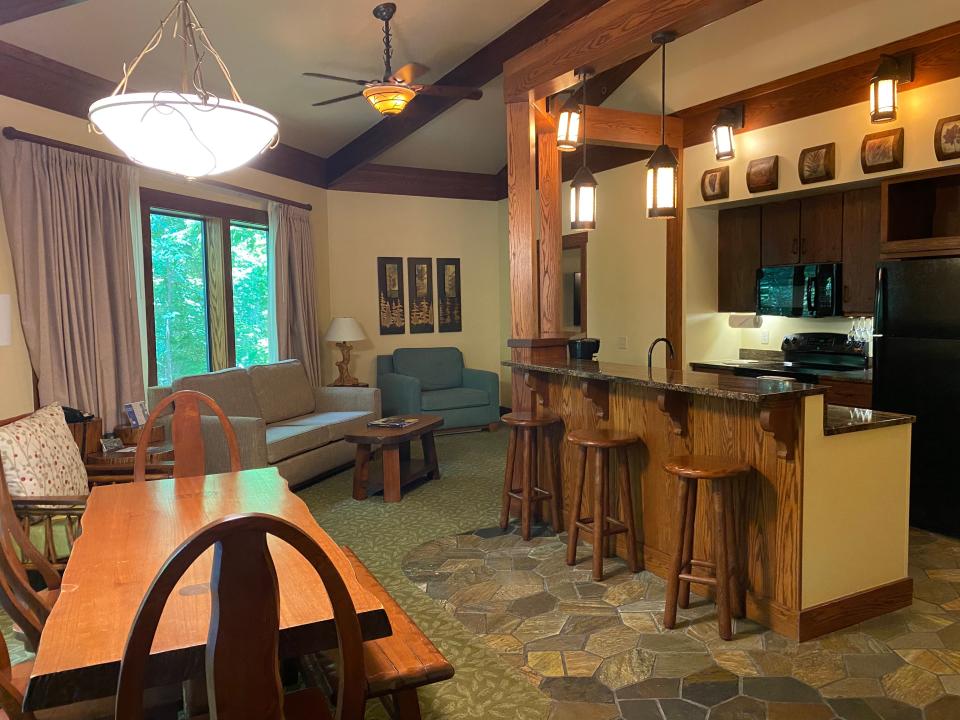 common space in the treehouse villa at saratoga springs resort