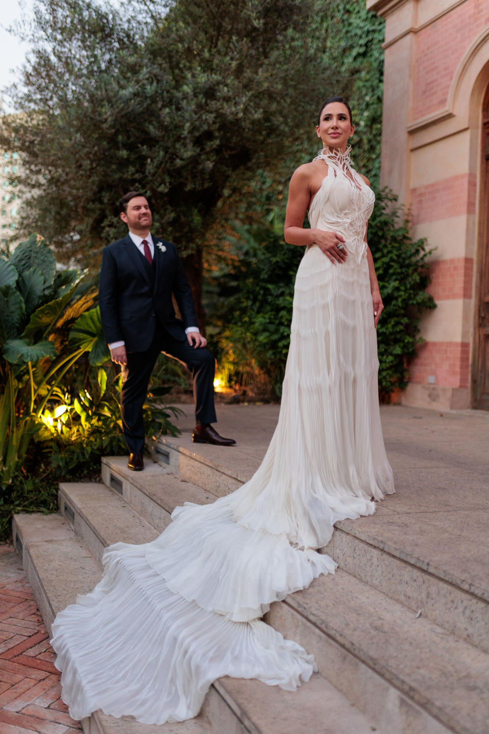Ο Roberto Toscano και η Mariana Pavani την ημέρα του γάμου τους.