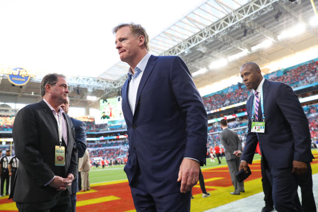 NFL expects to play in full stadiums in 2021, Roger Goodell says