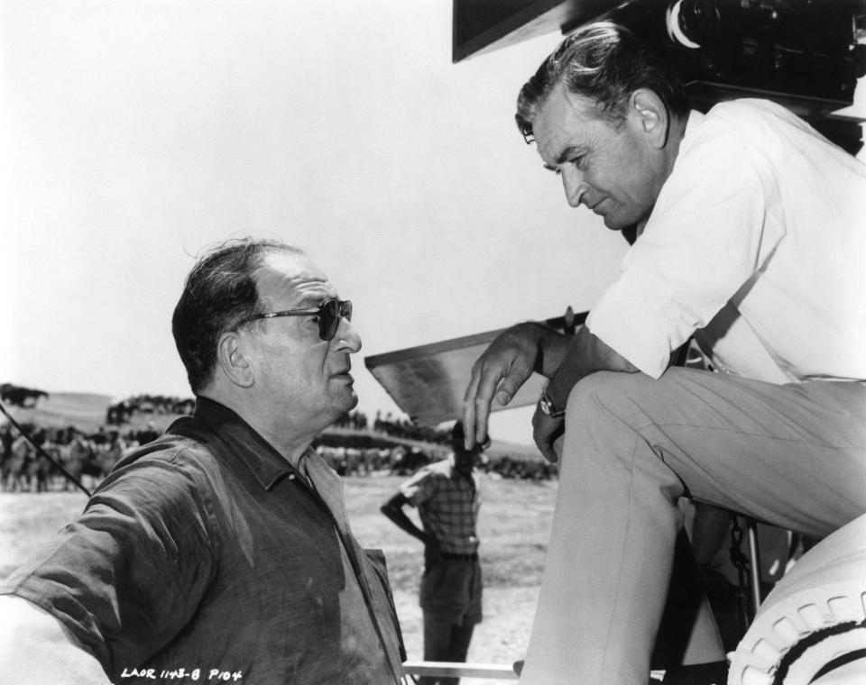 Producer Sam Spiegel (left) and director David Lean (right) on set filming Lawrence of Arabia - Masheter Movie Archive / Alamy Stock Photo