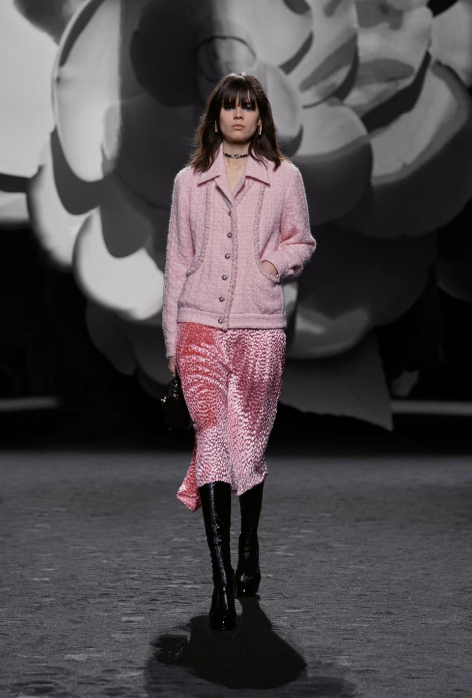 A model walking down the runway during Chanel's Fall/Winter 2023/24 show in Paris. (PHOTO: Chanel)