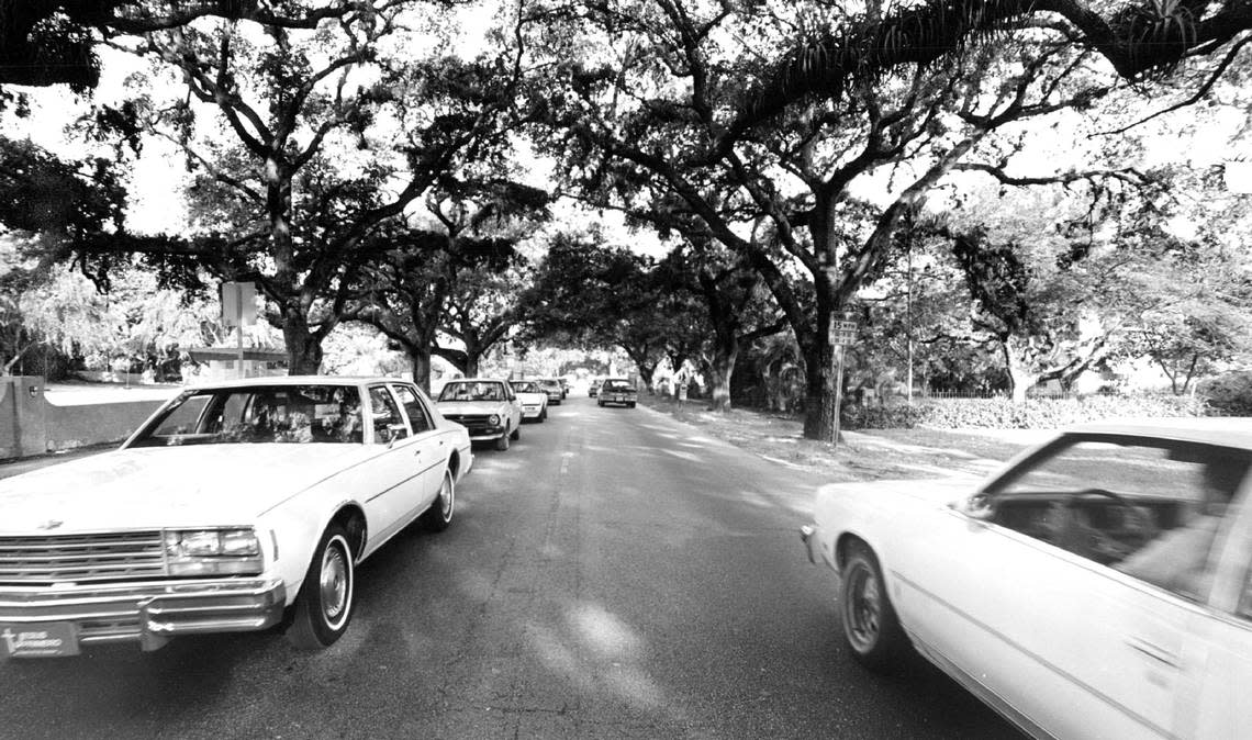 Morning rush hour on Coral Way in Coral Gables in 1987.