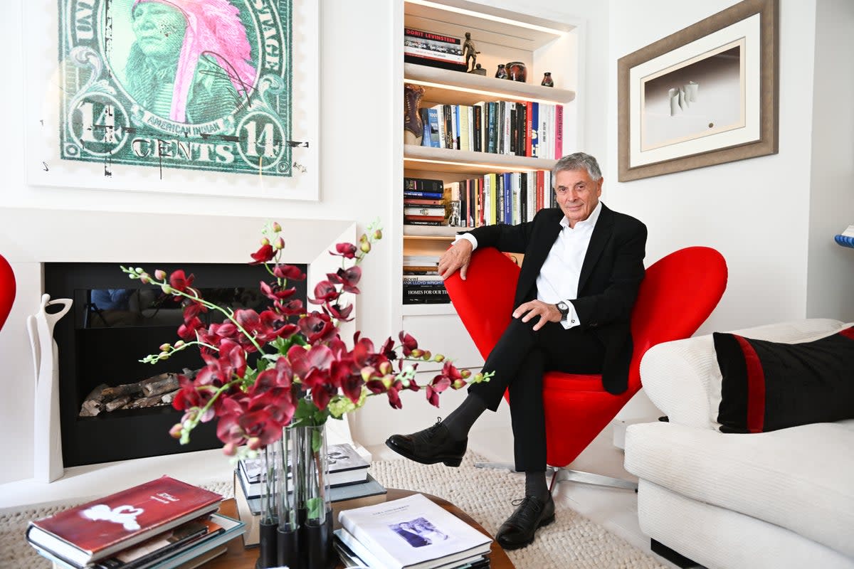 David Dein at home in Mayfair  (Andy Hooper/Daily Mail)