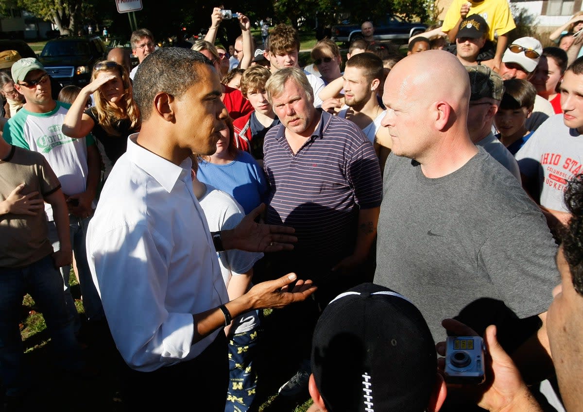 Joe Wurzelbacher confronts Barack Obama during the 2008 presidential campaign, in Ohio (Getty Images)