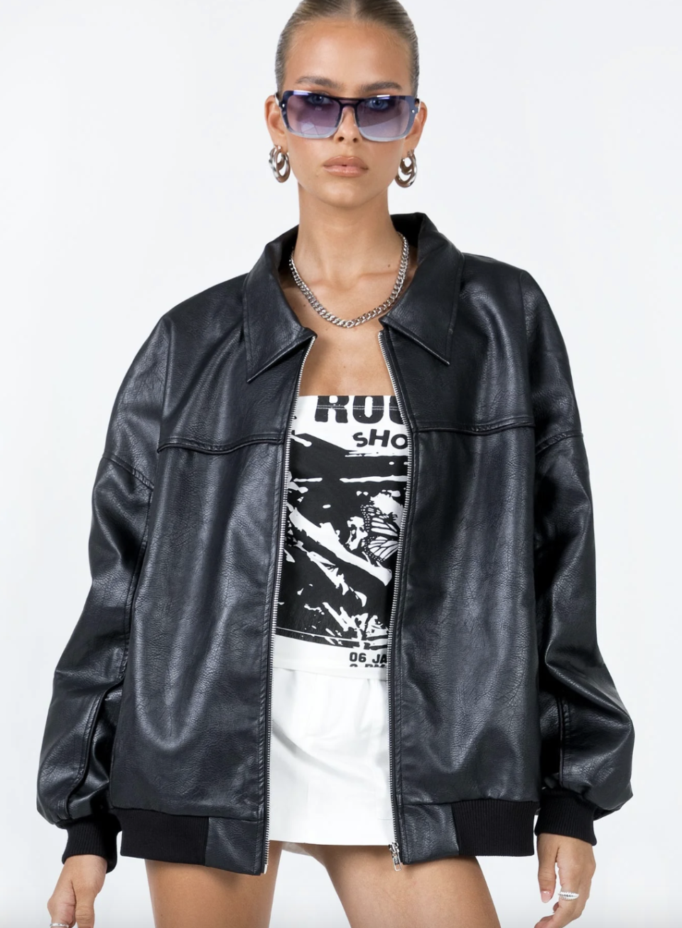 <p><a href="https://go.redirectingat.com?id=74968X1596630&url=https%3A%2F%2Fus.princesspolly.com%2Fproducts%2Fgoldsmith-faux-leather-bomber-jacket-black&sref=https%3A%2F%2Fwww.cosmopolitan.com%2Fstyle-beauty%2Ffashion%2Fg46721674%2Fbest-gifts-for-17-year-olds%2F" rel="nofollow noopener" target="_blank" data-ylk="slk:Shop Now;elm:context_link;itc:0;sec:content-canvas" class="link ">Shop Now</a></p><p>Goldsmith Faux Leather Bomber Jacket</p><p>princesspolly.com</p><p>$105.00</p><span class="copyright">Princess Polly</span>