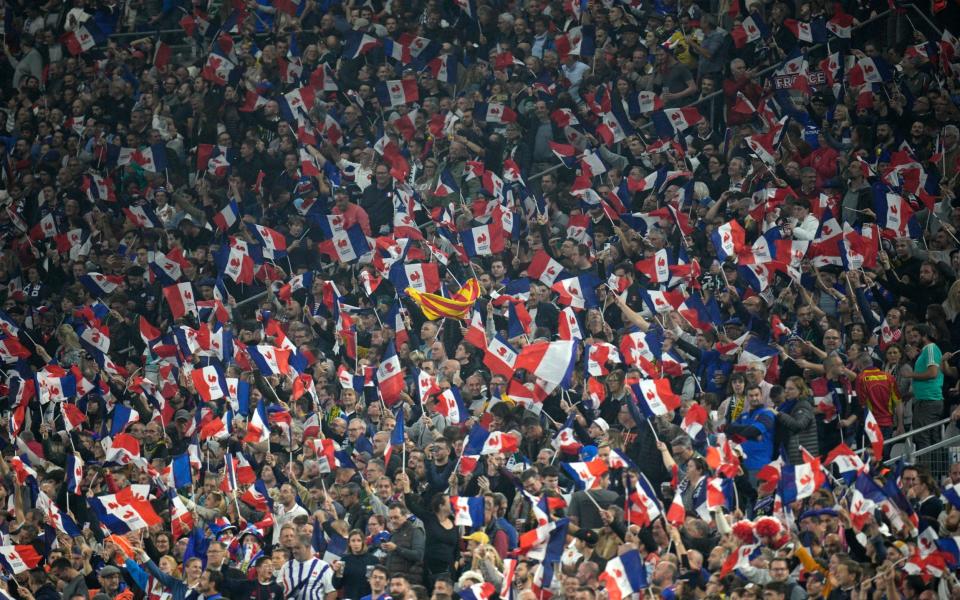 France Fans - Daniel Cole /AP