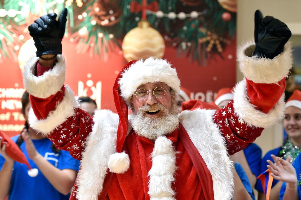 El personaje de Santa Claus es uno de los más ligados a la Navidad en todo el mundo. EFE/EPA/WAEL HAMZEH