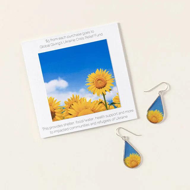 <p><a href="https://go.redirectingat.com?id=74968X1596630&url=https%3A%2F%2Fwww.uncommongoods.com%2Fproduct%2Fsunflowers-for-ukraine-earrings&sref=https%3A%2F%2Fwww.womansday.com%2Flife%2Fwork-money%2Fg2775%2Fcharitable-gifts-that-give-back%2F" rel="nofollow noopener" target="_blank" data-ylk="slk:Shop Now;elm:context_link;itc:0;sec:content-canvas" class="link ">Shop Now</a></p><p>Sunflowers for Ukraine Earrings</p><p>uncommongoods.com</p><p>$70.00</p><span class="copyright">Morgan Lane Tanner</span>