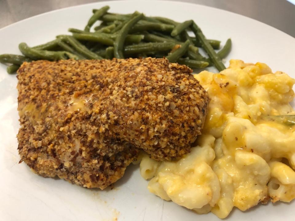 Freshly's chicken with butternut squash mac and cheese. (Photo: Caroline Thompson)