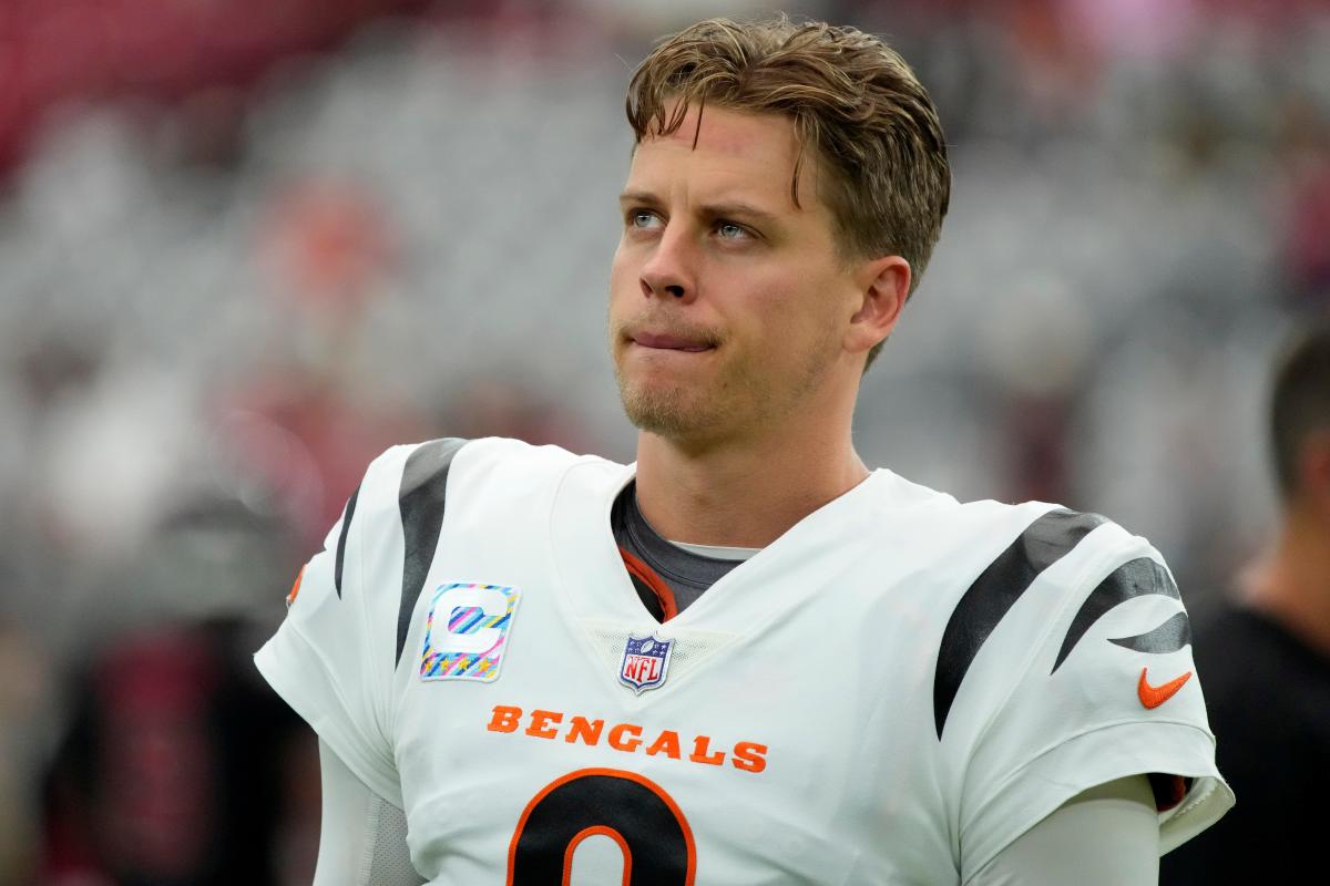 Joe Burrow Wears Prada Hat & Nike Dunks before Bengals Game