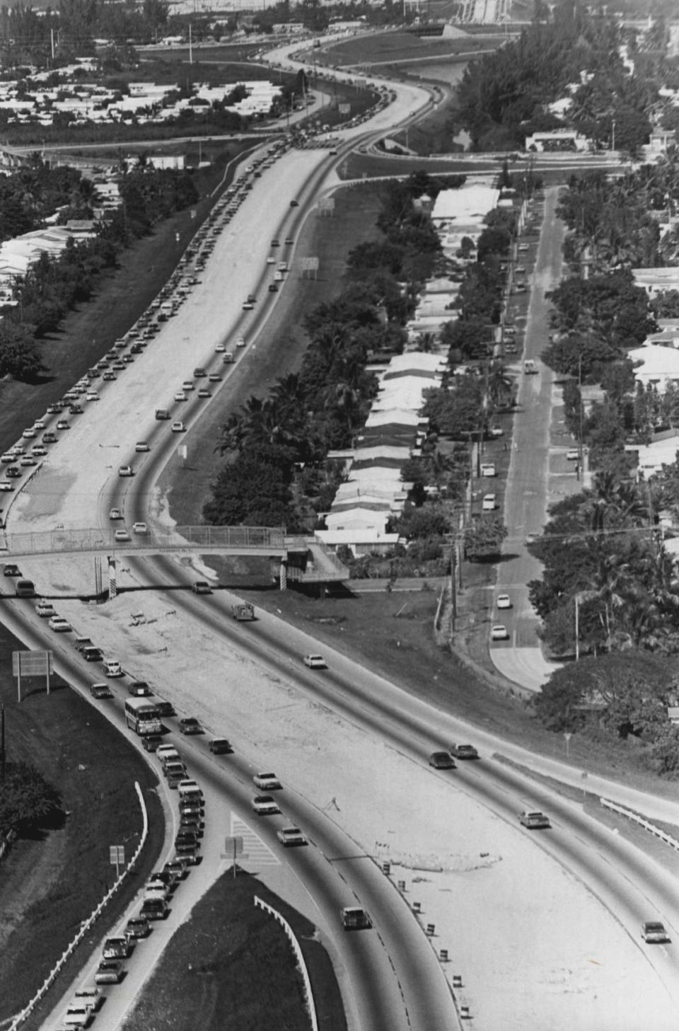 The Palmetto Expressway in 1969, looking north near Tropical Park.
