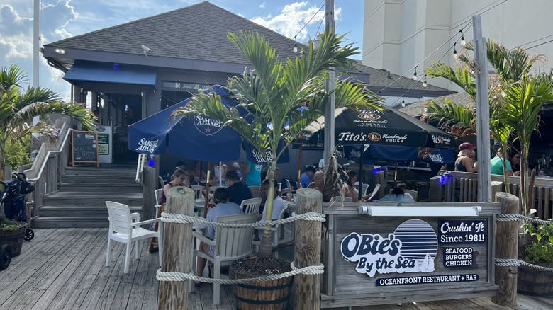 Obie's By the Sea outside seating