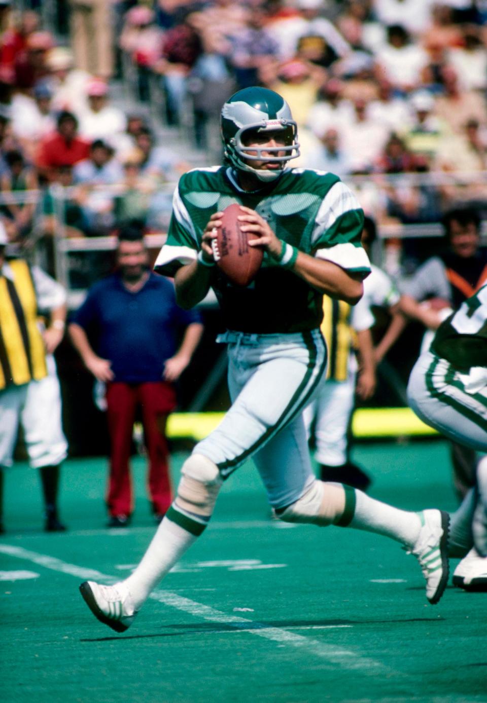 Philadelphia Eagles quarterback Ron Jaworski (7) in action against the Tampa Bay Buccaneers at Veterans Stadium on Sept. 18, 1977, in Philadelphia.