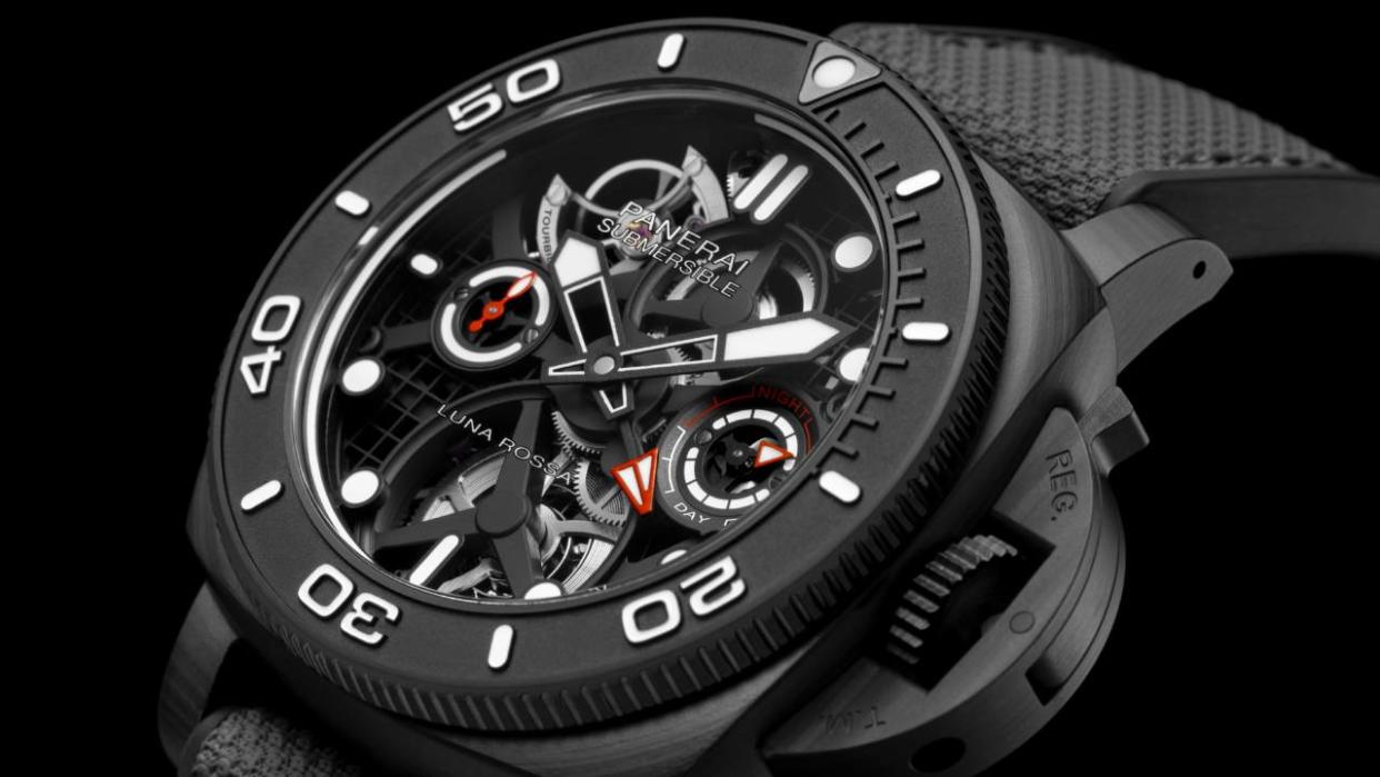  Panerai Submersible Tourbillon GMT Luna Rossa Experience Edition. 