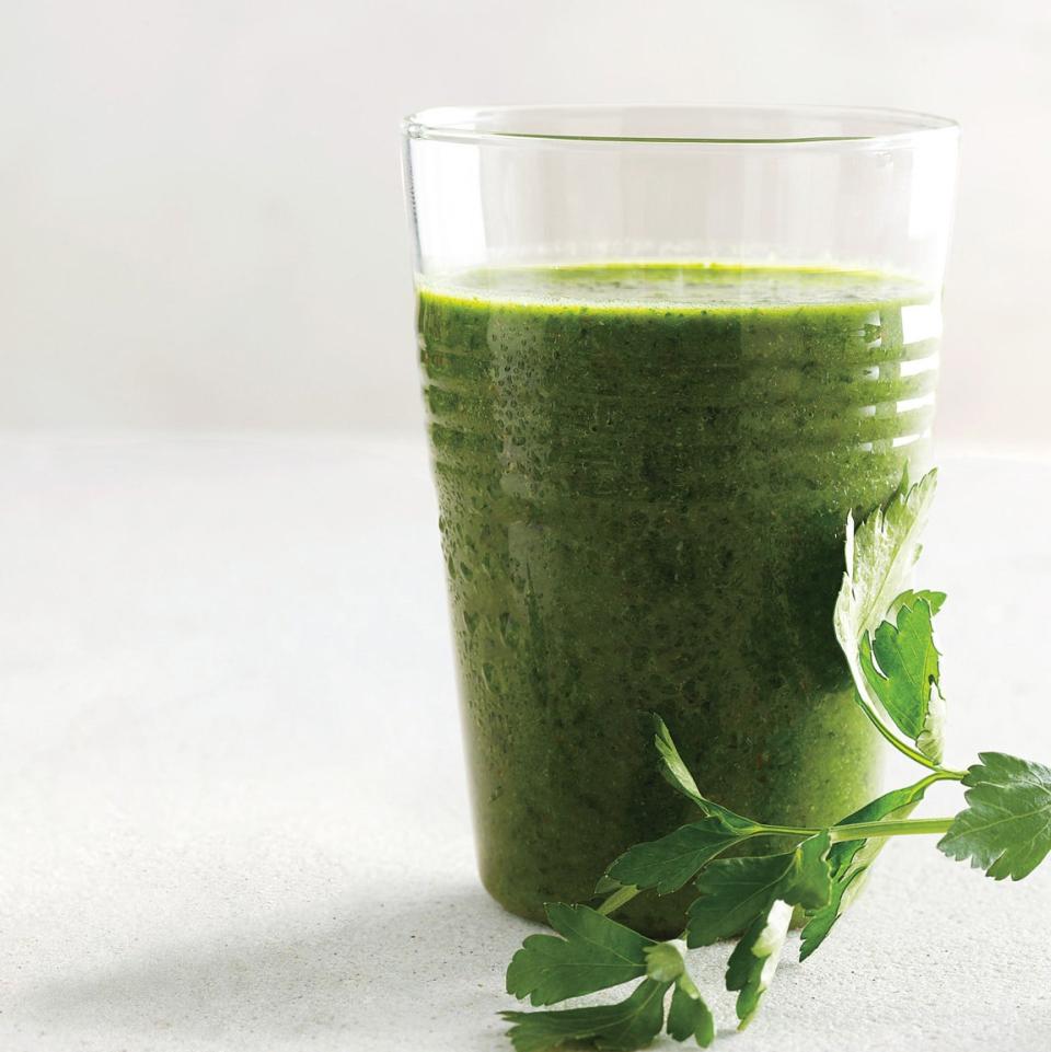 Parsley, Kale, and Berry Smoothie