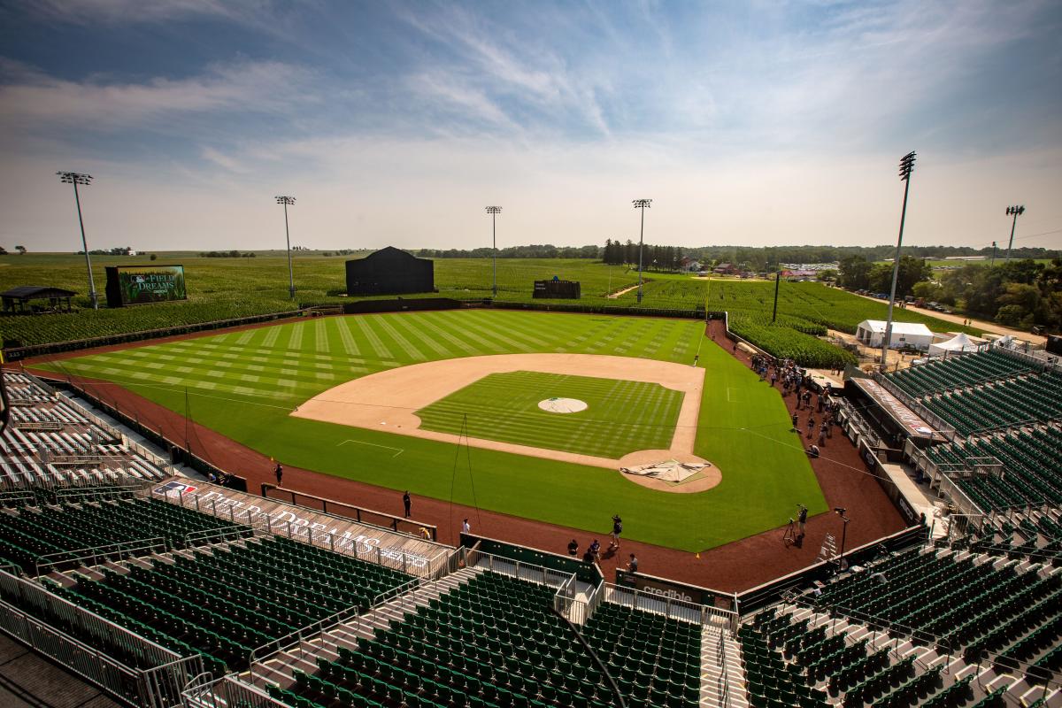 Cincinnati Reds to face Chicago Cubs at Field of Dreams in 2022