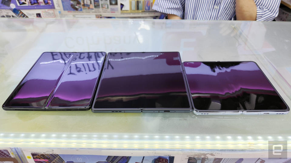 左至右：Samsung Galaxy Z Fold 3、Vivo X Fold、Oppo Find N