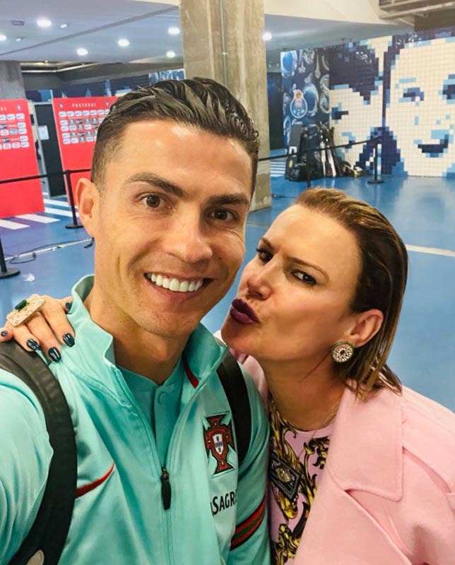 Cristiano Ronaldo con su hermana Elma Aveiro