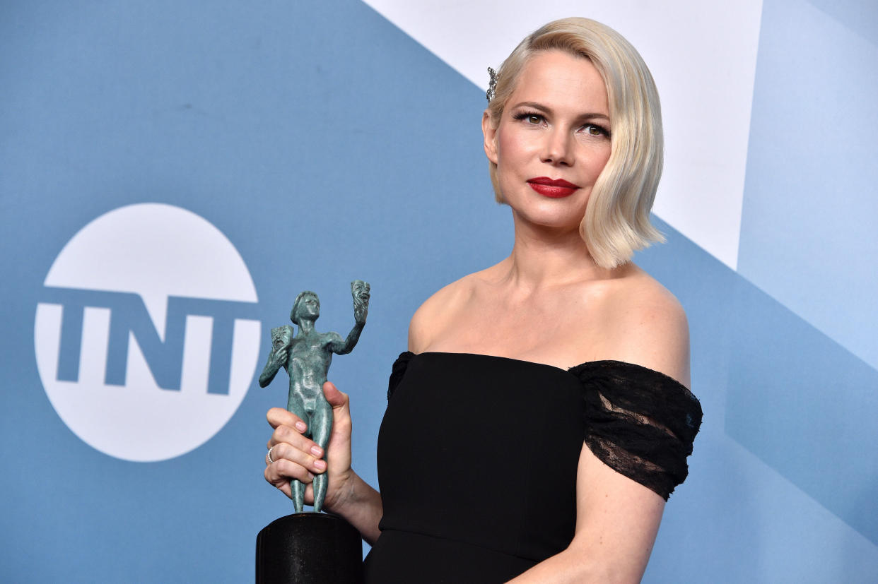 Actor Michelle Williams won the award for Outstanding Performance by a Female Actor in a Television Movie or Limited Series for "Fosse/Verdon" at the 26th Annual Screen Actors Guild Awards on Jan. 19. (Photo: Gregg DeGuire via Getty Images)